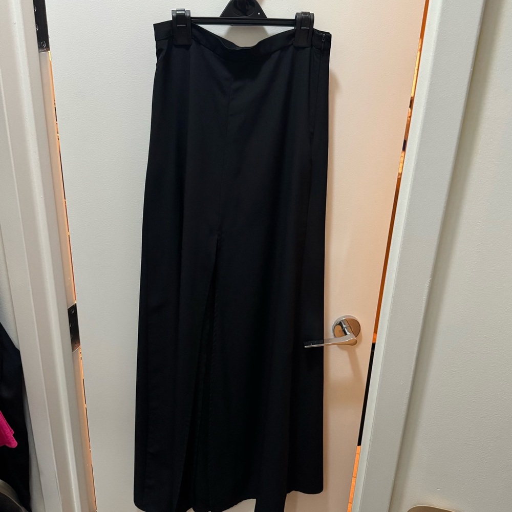 Front Slit Side Zip Black Maxi Skirt